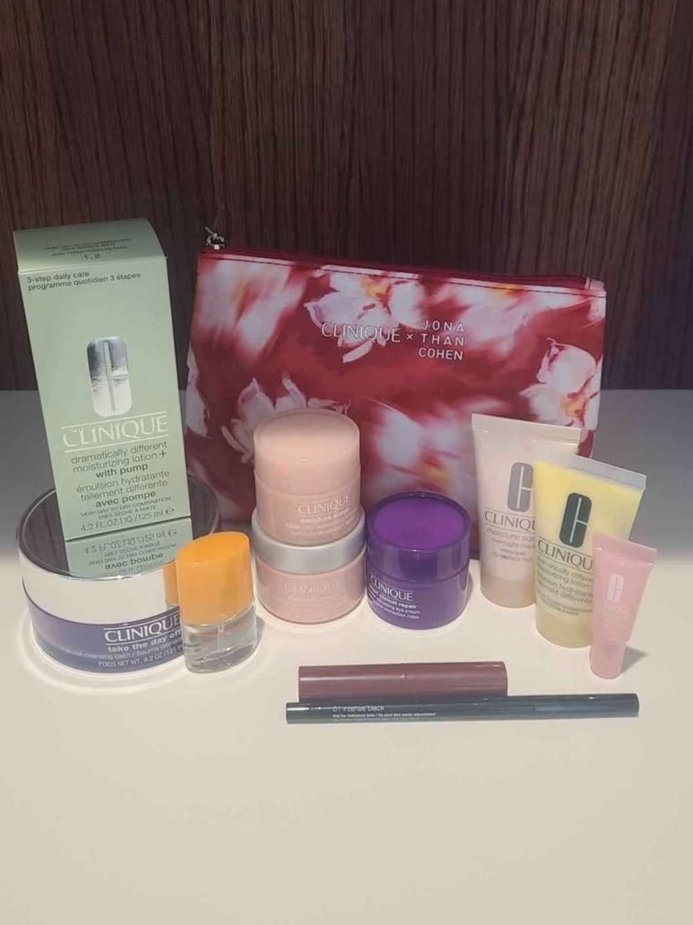 NEW Clinique Lot